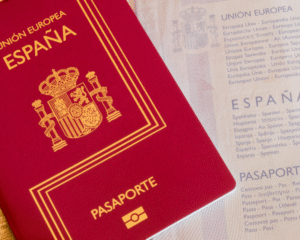 Regularización de Inmigrantes España - Martínez y Pulido Abogados en Vecindario Gran Canaria