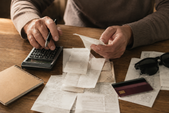 Las vacaciones terminan, las deudas no: septiembre puede ser el momento de empezar de nuevo - Abogados Vecindario Gran Canaria Martinez y Pulido